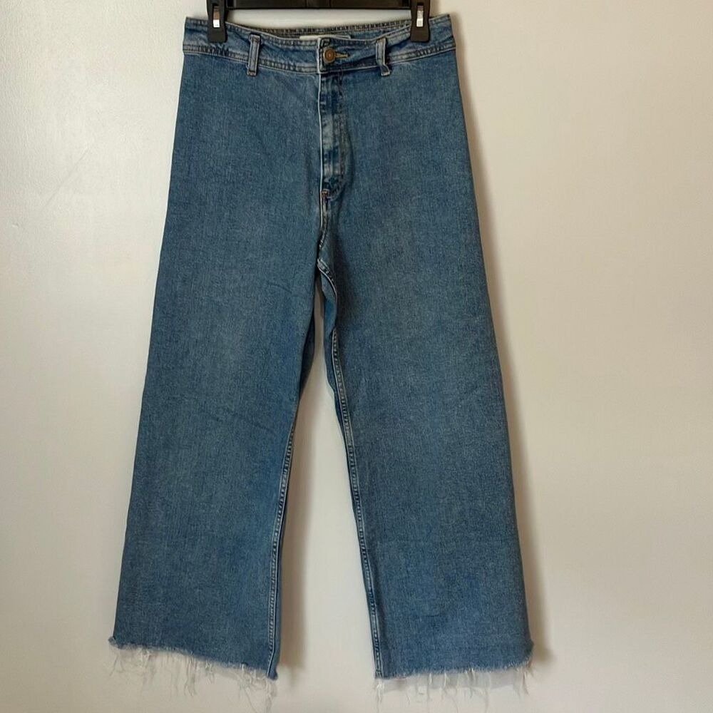 Zara High Rise Medium Wash Non Ripped Frayed Hem super wide leg Sz 8 #771